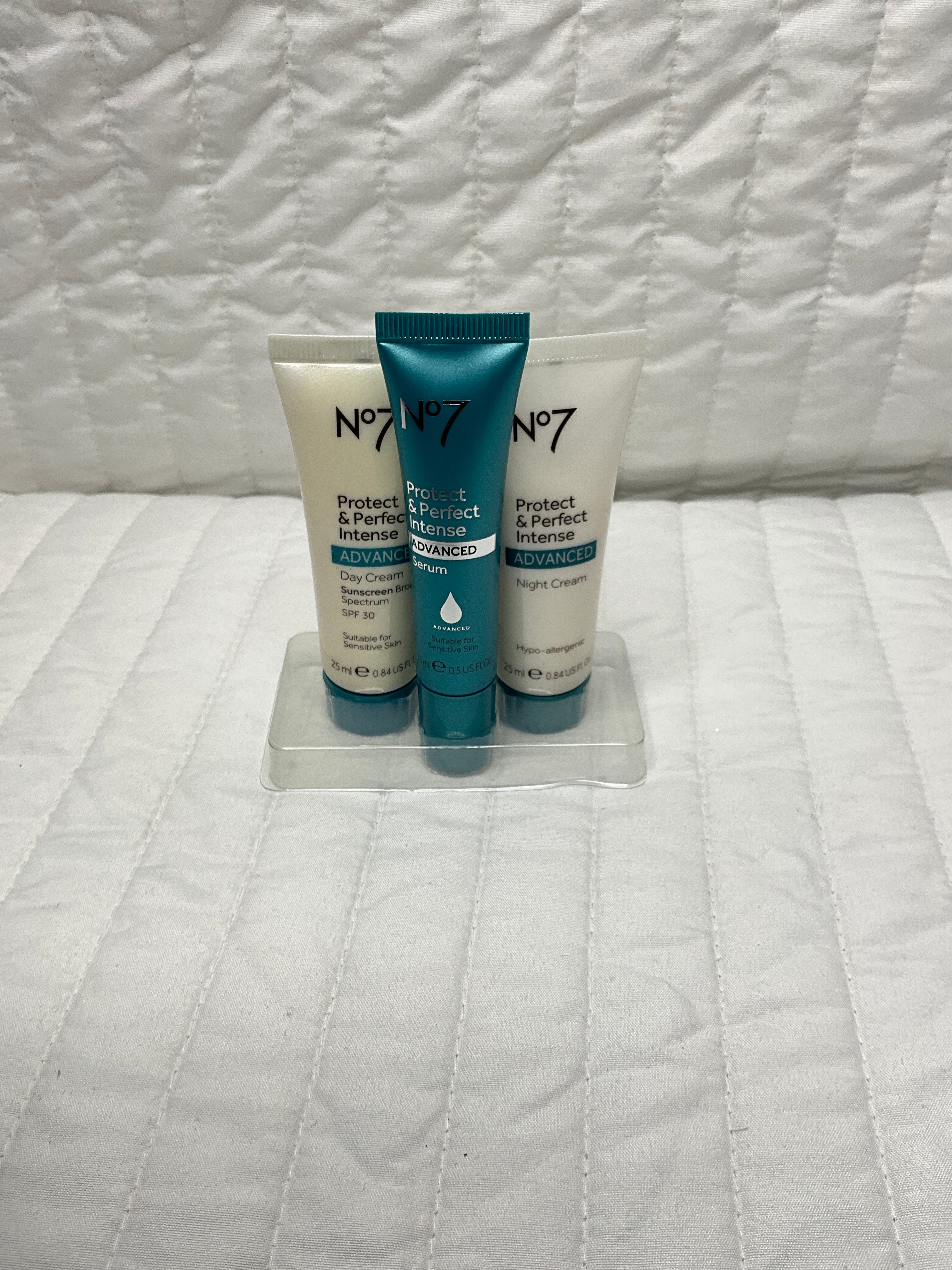 No7 protect & perfect intense advance set